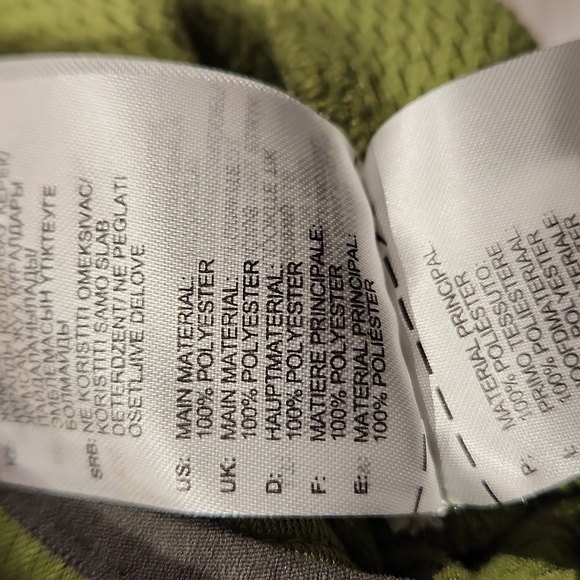 EUC Adidas Climawarm Men's sz M Sweatshirt w/hoodie 2 front pockets - Picture 5 of 7